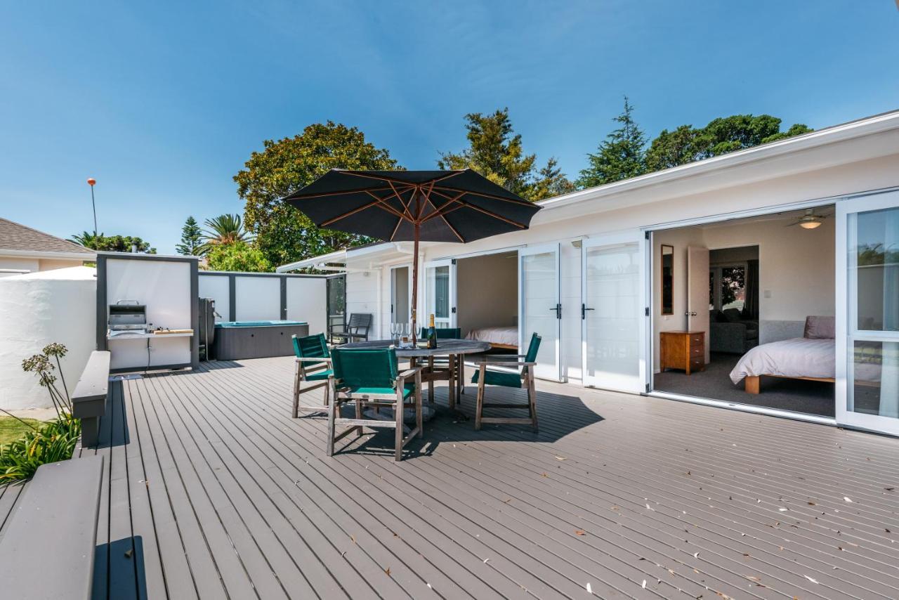 Number Six - Oneroa Holiday Home المظهر الخارجي الصورة